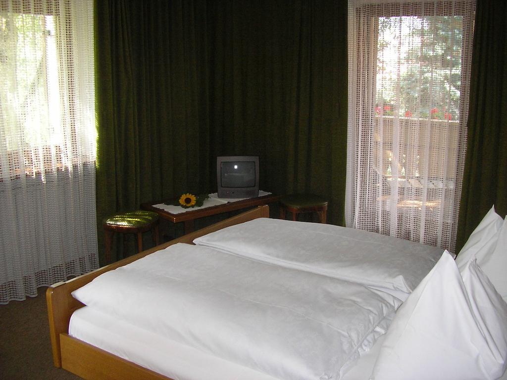 Burgblick Hotel San Lorenzo di Sebato Phòng bức ảnh